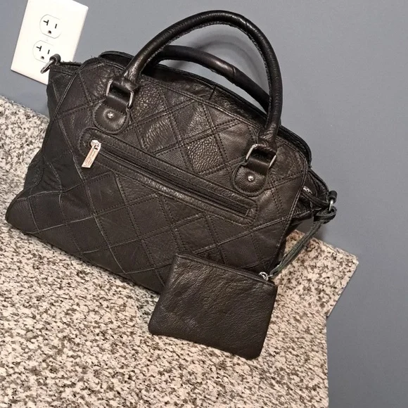 Ameri leather Black & White leather Handbag With Flowers And Diamonds - Picture 4 of 15